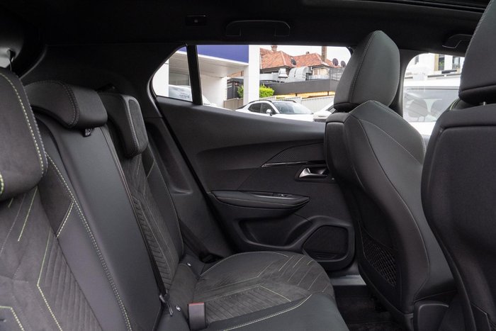 2025 Peugeot 2008 GT Hybrid P24 MY25 Okenite White