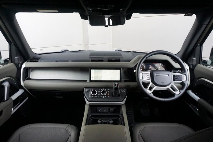 2023 Land Rover Defender 110 P400 X-Dynamic SE
