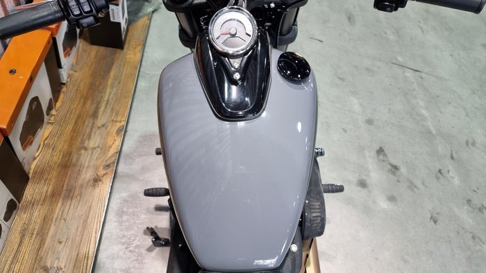 2022 Harley-davidson FXFBS FAT BOB (114) GUNSHIP GRAY