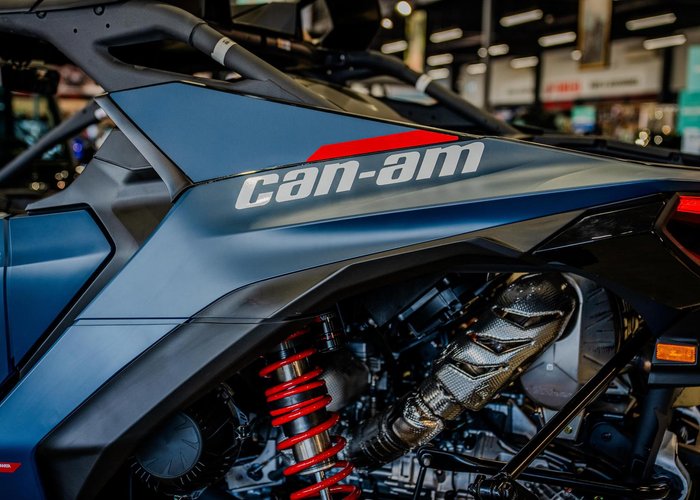 2025 Can-Am MAVERICK R X rs Maverick