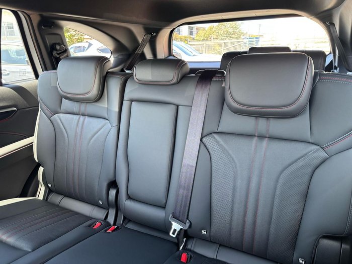 2025 Isuzu MU-X X-TERRAIN