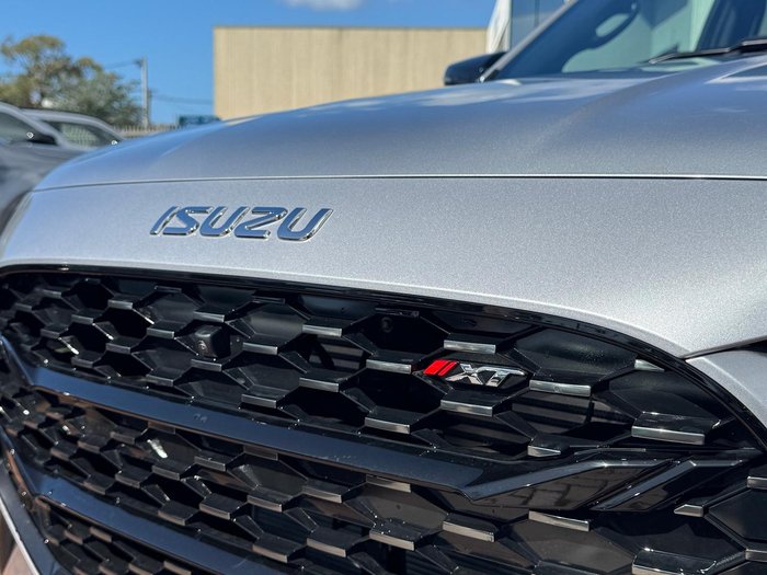 2026 Isuzu MU-X X-TERRAIN