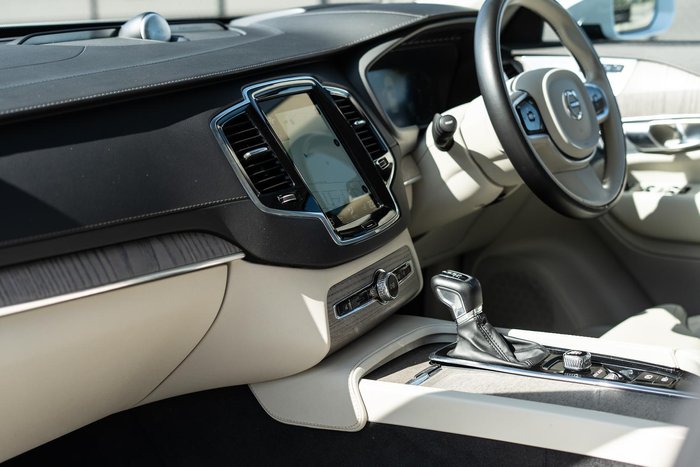 2021 Volvo XC90 T6 Inscription