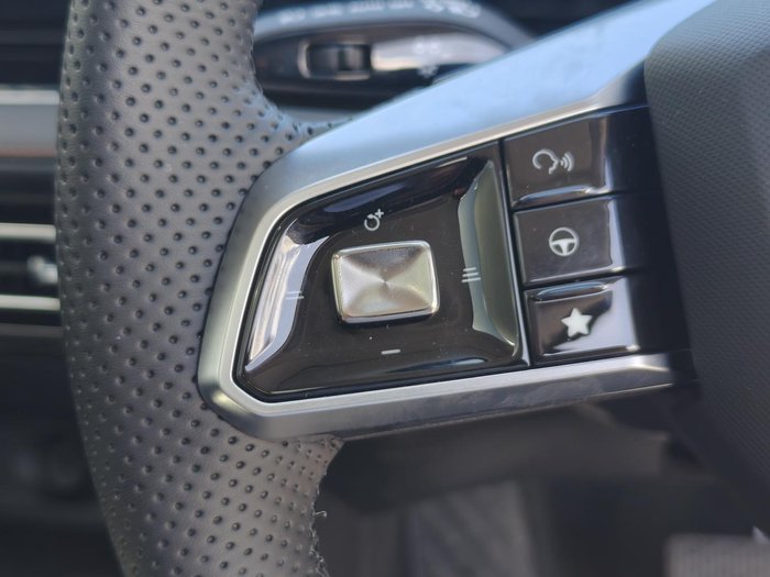 2024 MG HS Essence AS33 MY24.5 Diamond Red