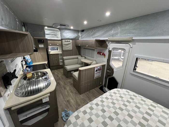 2025 Avan Aspire 555 Pop Top