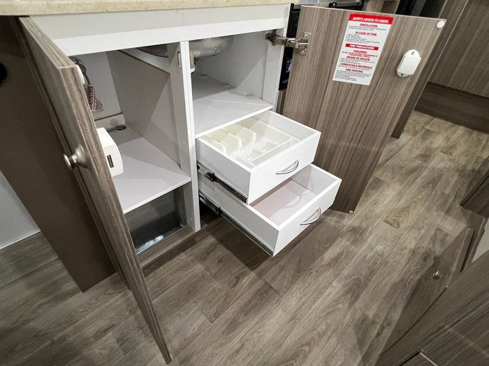 2025 Avan Aspire 555 Pop Top