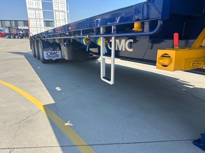 2025 CIMC 45' Drop Deck With Single Ramps