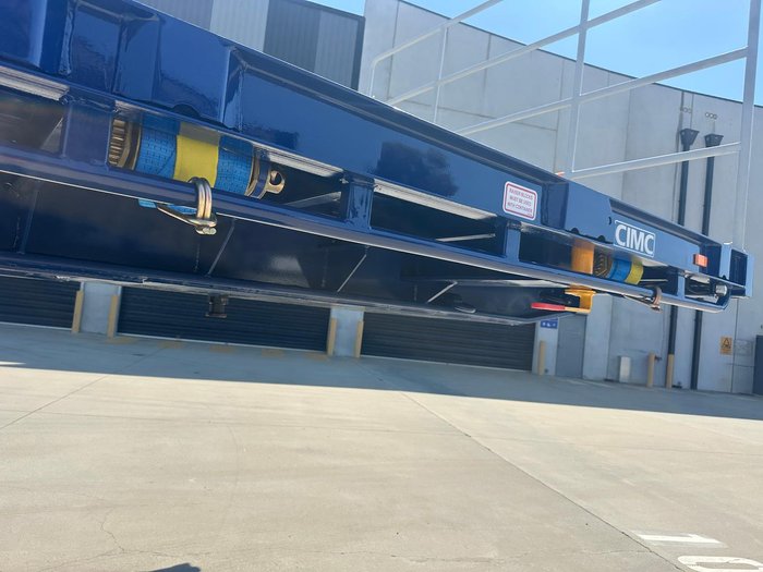 2025 CIMC 45' Drop Deck With Single Ramps