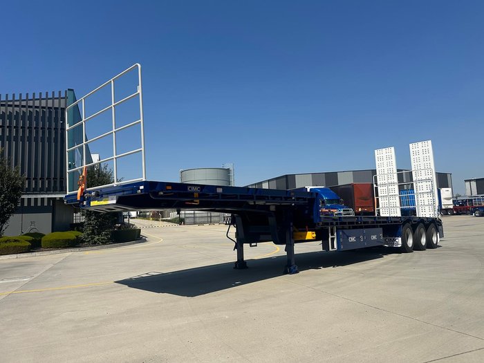 2025 CIMC 45' Drop Deck With Single Ramps