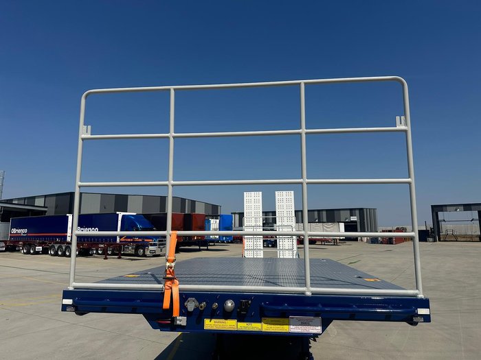 2025 CIMC 45' Drop Deck With Single Ramps