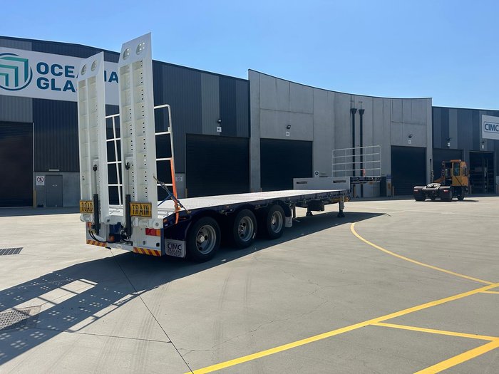 2025 CIMC 45' Drop Deck With Single Ramps