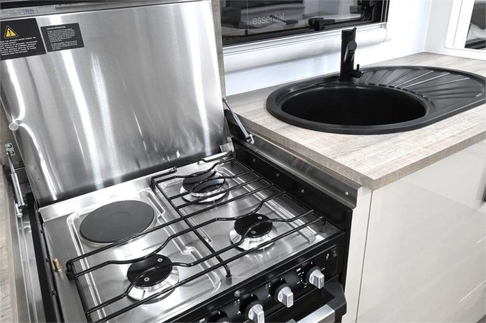 2025 VICTORY CARAVANS Trophy 21'6 bunk