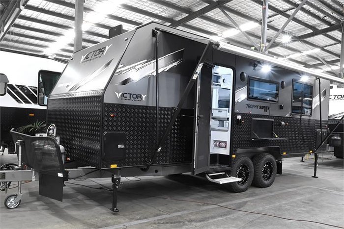 2025 VICTORY CARAVANS Trophy 21'6 bunk