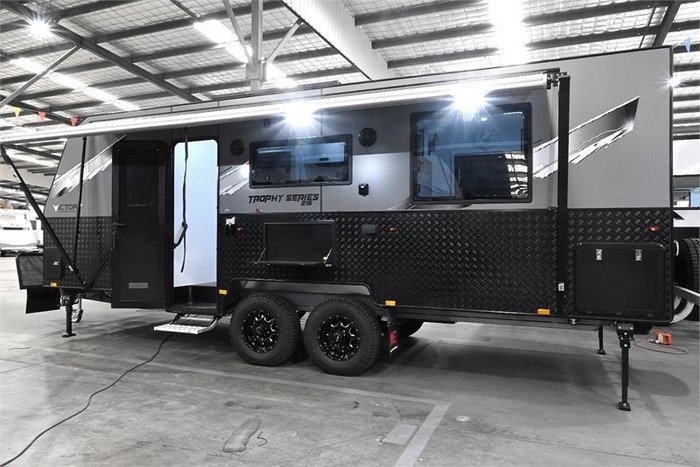 2025 VICTORY CARAVANS Trophy 21'6 bunk