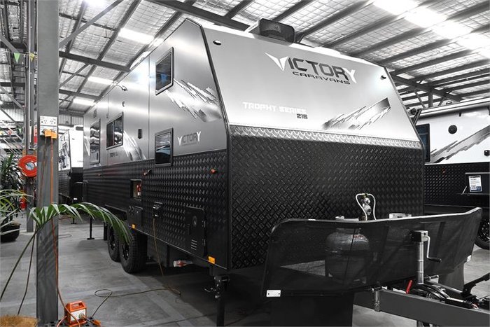 2025 VICTORY CARAVANS Trophy 21'6 bunk