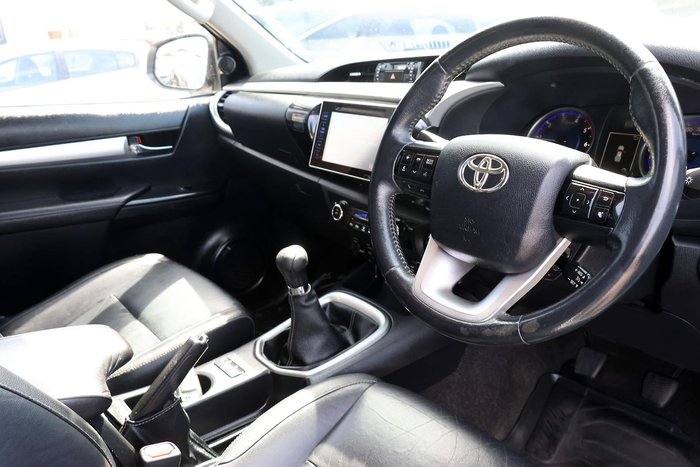 2017 Toyota Hilux SR5