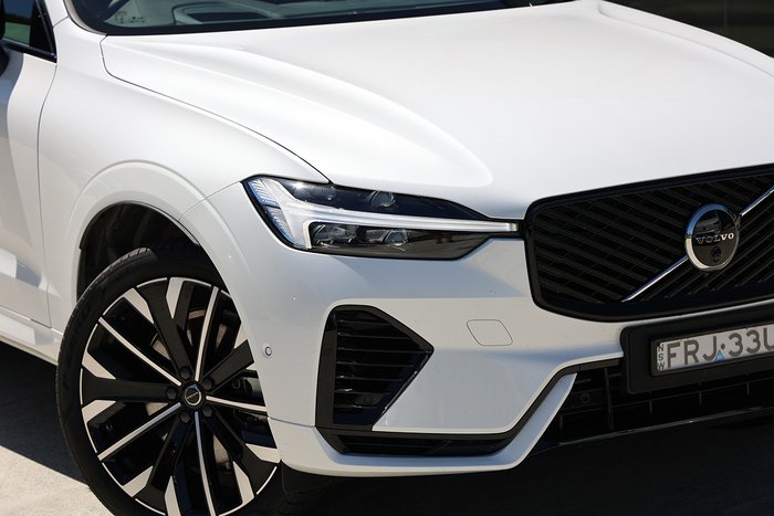 2025 Volvo XC60 Ultra T8 Plug-In Hybrid