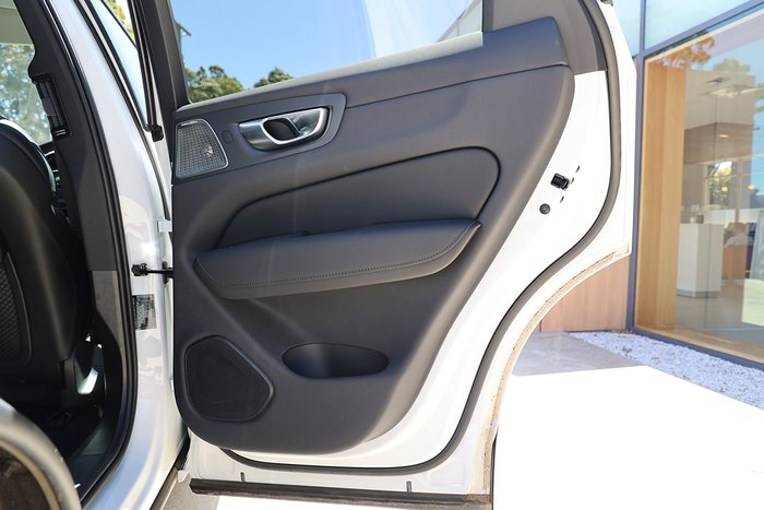 2025 Volvo XC60 Ultra T8 Plug-In Hybrid