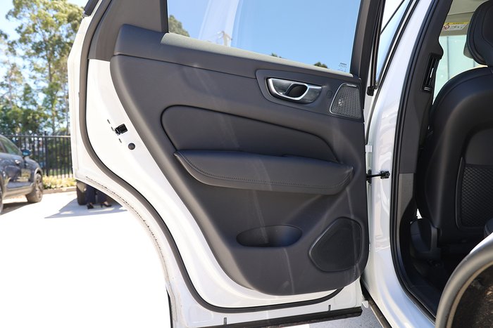 2025 Volvo XC60 Ultra T8 Plug-In Hybrid