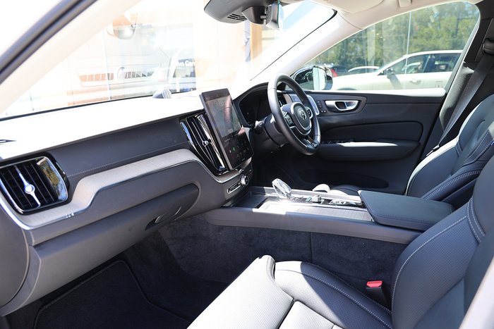 2025 Volvo XC60 Ultra T8 Plug-In Hybrid