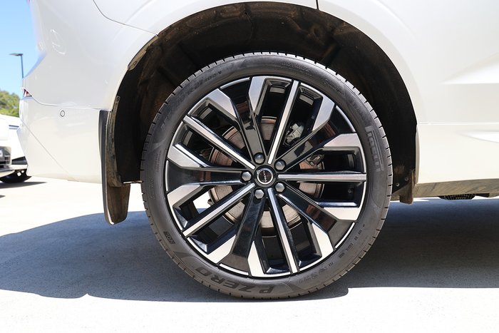 2025 Volvo XC60 Ultra T8 Plug-In Hybrid