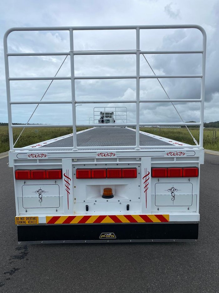 2024 Lusty Pumpa 45' Flat Top Extendable R/Train Lead Trailer