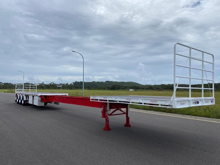 2024 Lusty Pumpa 45' Flat Top Extendable R/Train Lead Trailer