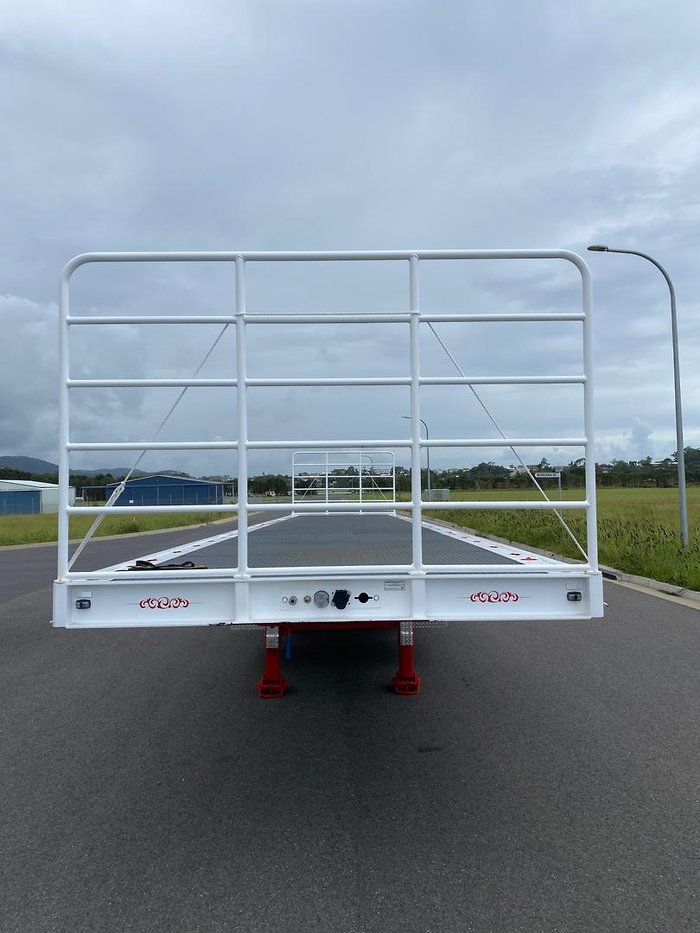 2024 Lusty Pumpa 45' Flat Top Extendable R/Train Lead Trailer