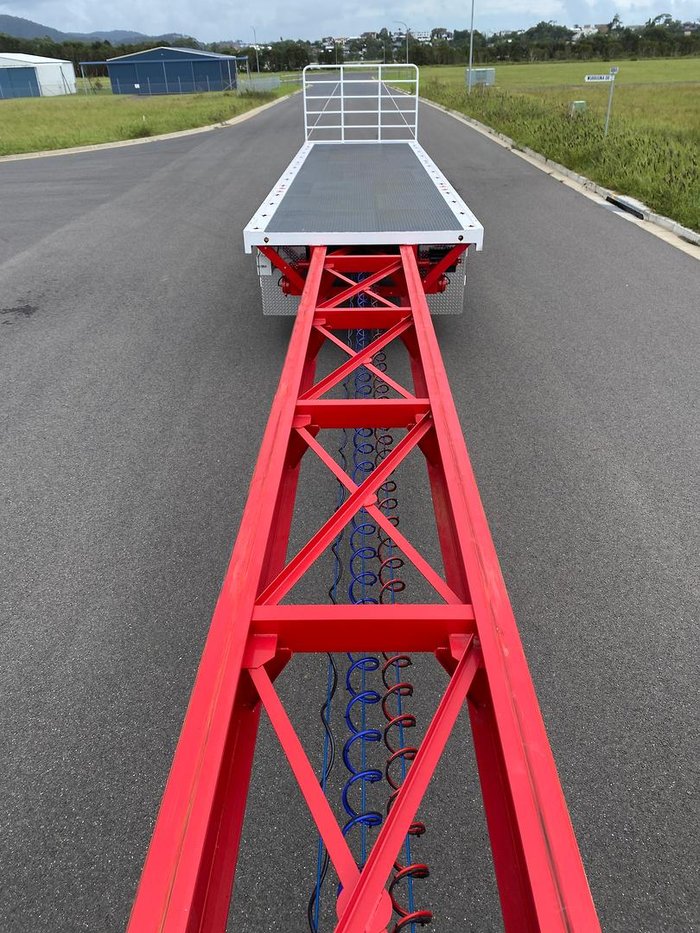 2024 Lusty Pumpa 45' Flat Top Extendable R/Train Lead Trailer