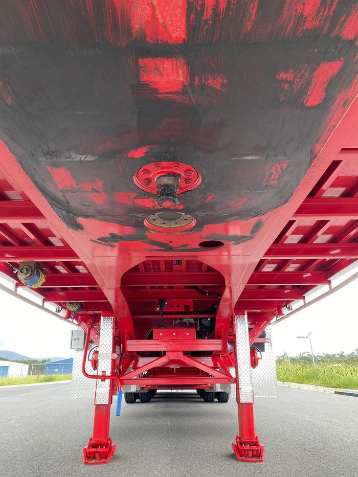 2024 Lusty Pumpa 45' Flat Top Extendable R/Train Lead Trailer