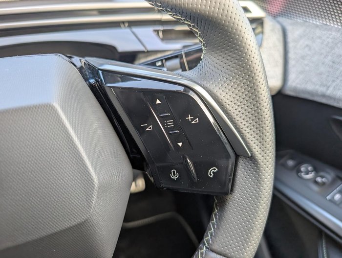 2025 Peugeot 3008 GT Premium Hybrid