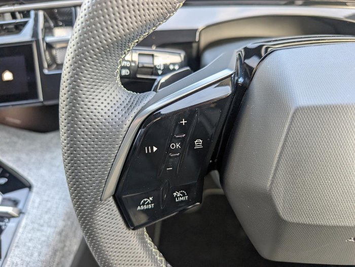 2025 Peugeot 3008 GT Premium Hybrid
