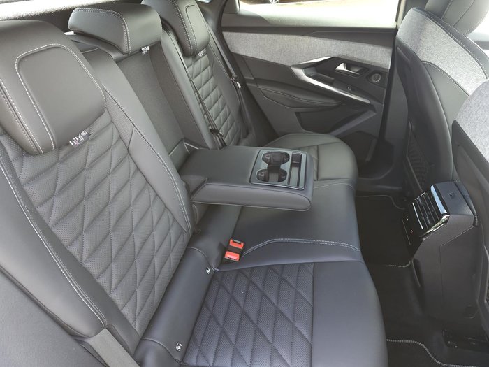 2025 Peugeot 3008 GT Premium Hybrid