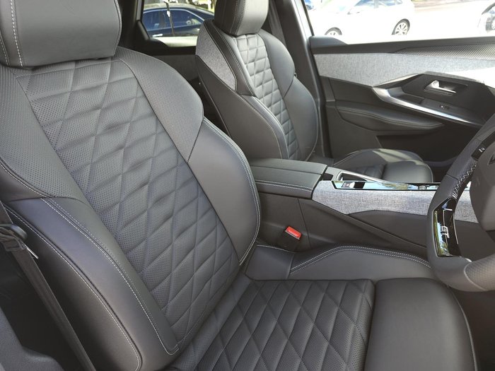 2025 Peugeot 3008 GT Premium Hybrid P64 MY25 Okenite White