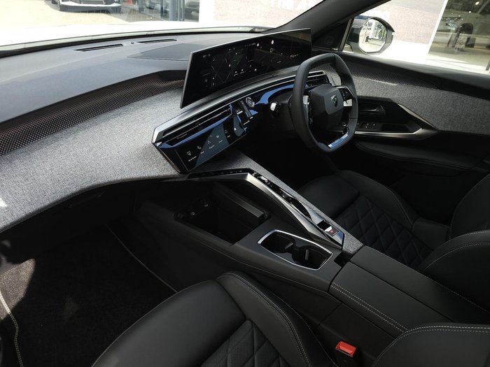 2025 Peugeot 3008 GT Premium Hybrid P64 MY25 Okenite White