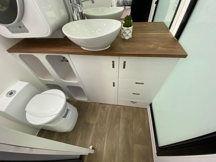 2025 Urban Caravans X-Terrain 18.9