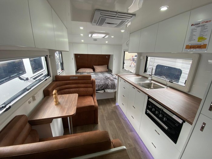 2025 Urban Caravans X-Terrain 18.9