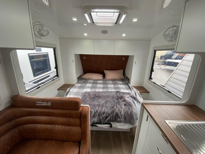 2025 Urban Caravans X-Terrain 18.9