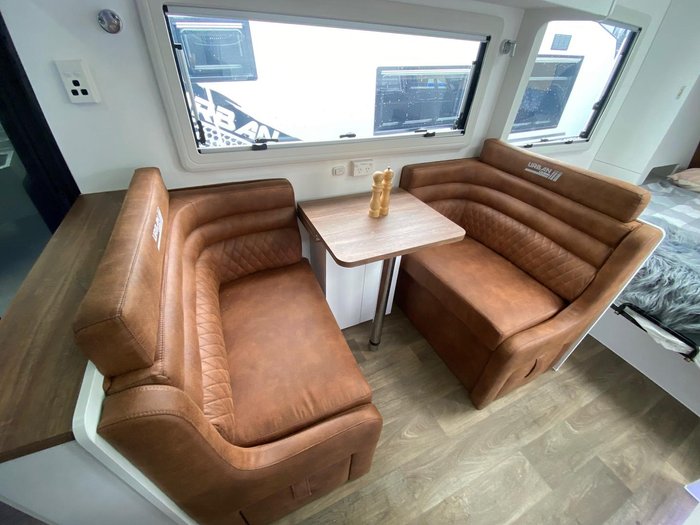 2025 Urban Caravans X-Terrain 18.9