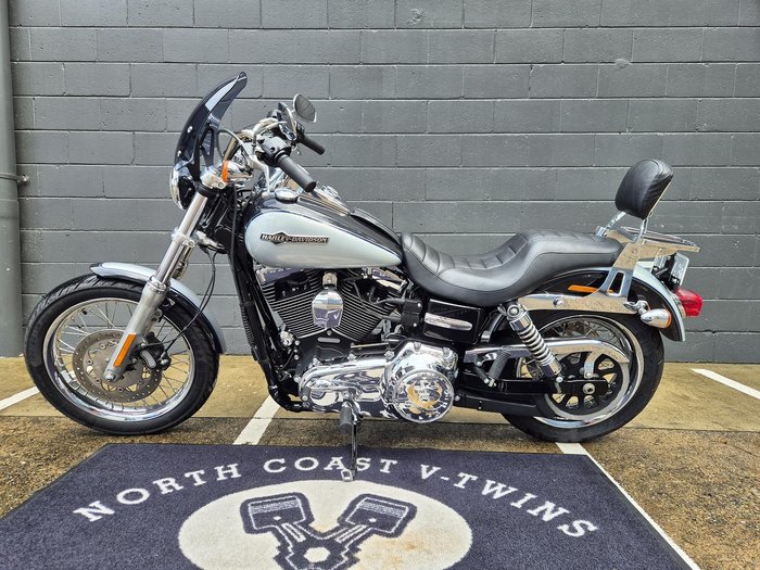 2012 Harley-Davidson Dyna Super Glide Custom 1584 (FXDC) Dyna Silver