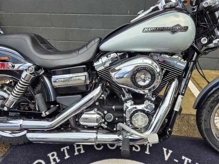 2012 Harley-Davidson Dyna Super Glide Custom 1584 (FXDC) Dyna Silver