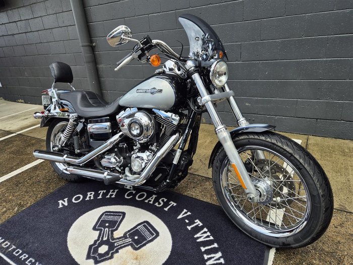 2012 Harley-Davidson Dyna Super Glide Custom 1584 (FXDC) Dyna Silver