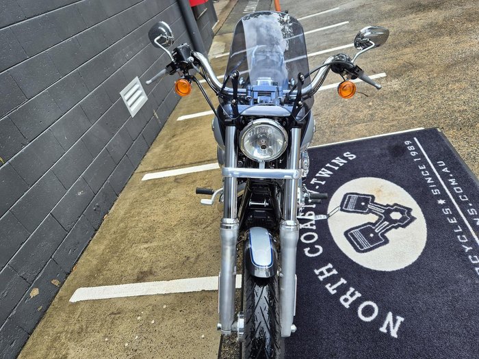 2012 Harley-Davidson Dyna Super Glide Custom 1584 (FXDC) Dyna Silver