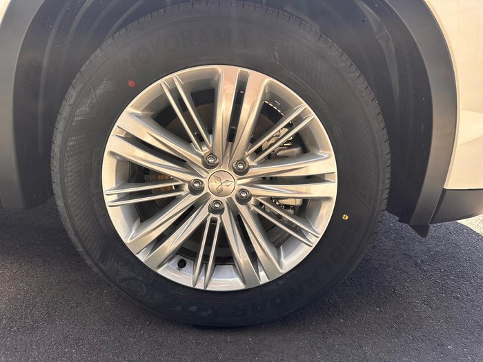 2024 Mitsubishi Outlander ES