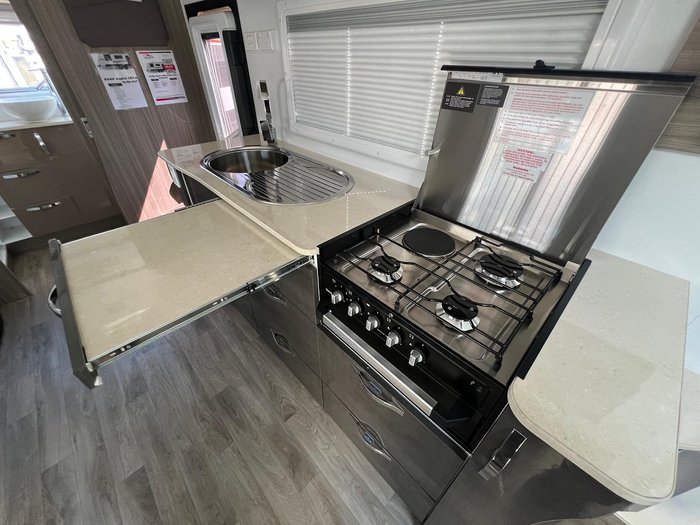 2026 Avan Aspire 587-4 Slide Out