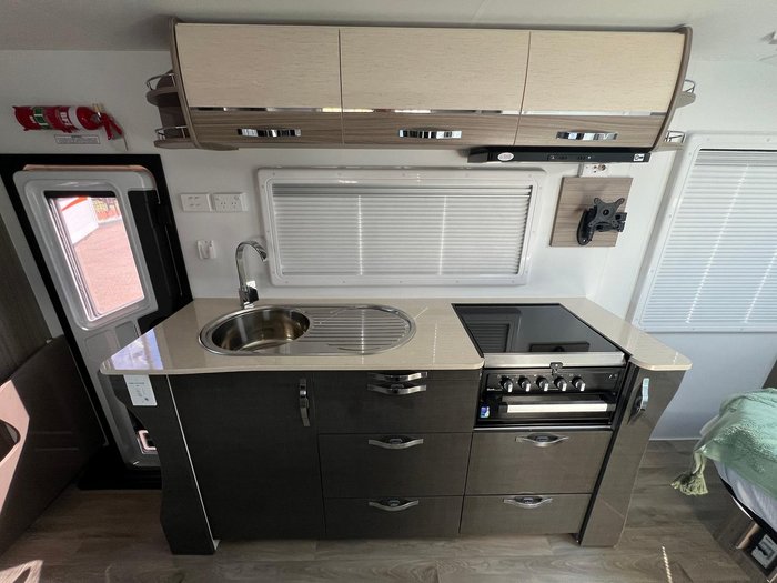 2026 Avan Aspire 587-4 Slide Out