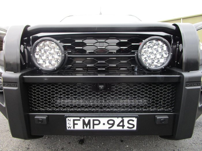 2024 Isuzu MU-X X-TERRAIN