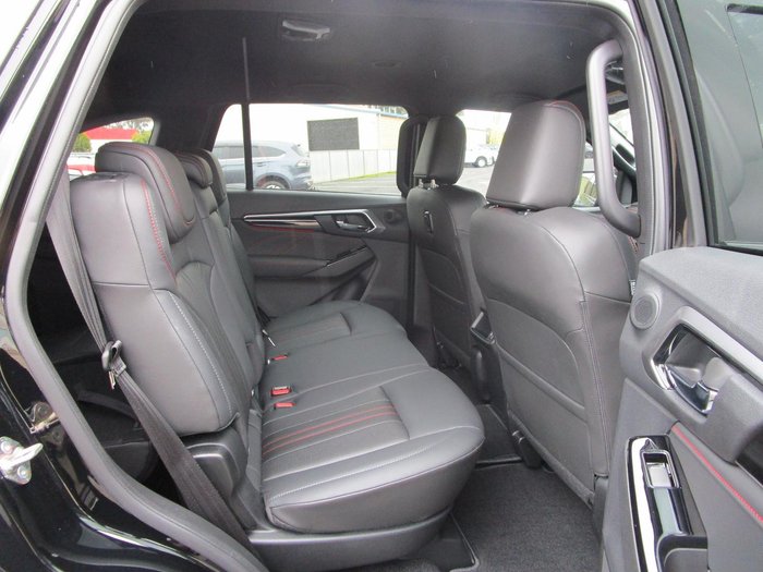 2024 Isuzu MU-X X-TERRAIN