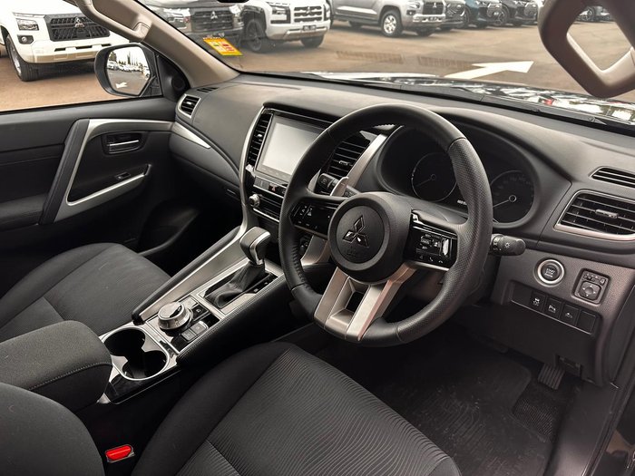 2024 Mitsubishi Pajero Sport GLS