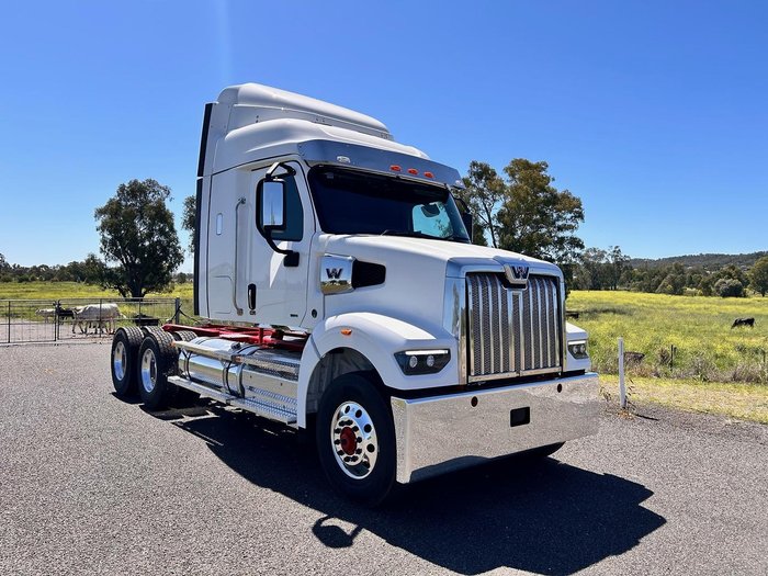 2023 Western Star 48X Dd16 Dt12 36"Prime Mover 48X DD16 DT12 36"Prime Mover